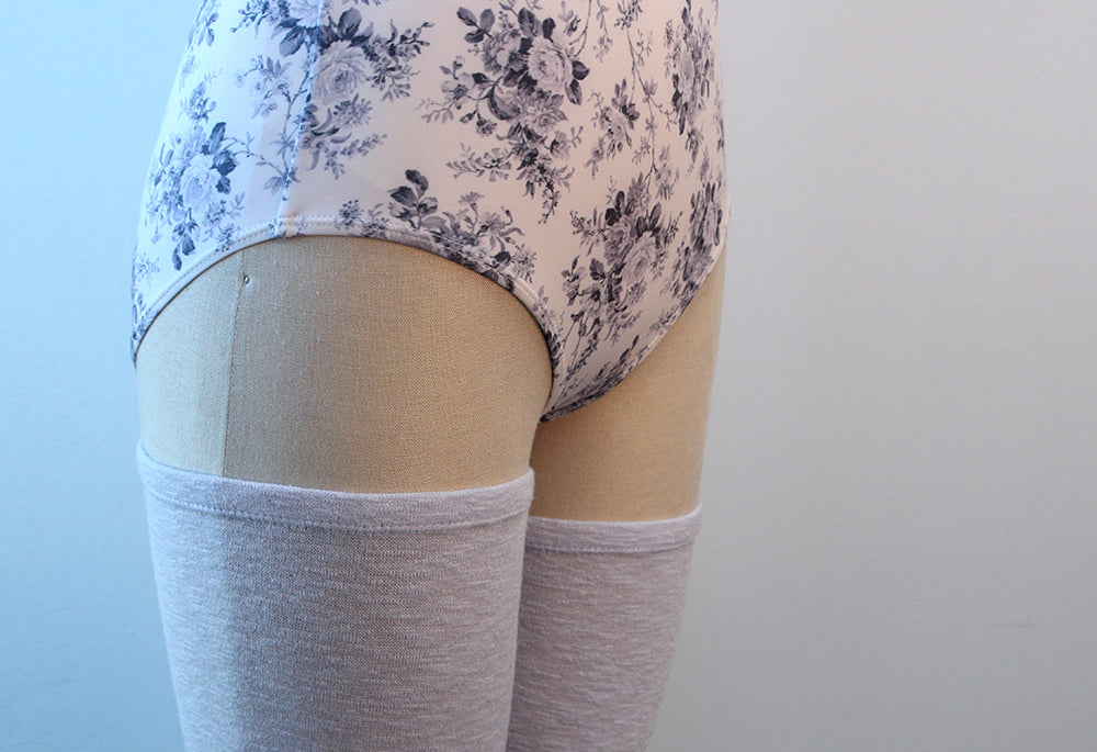 Levdance stirrup ballet leg warmers in lavender blue colour